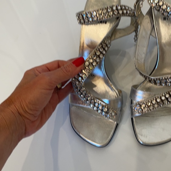 Stuart Weizmann Crystal Heels 7.5 - Picture 4 of 7
